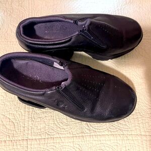 Genuine Z Coil Shoes - Taos Clogs